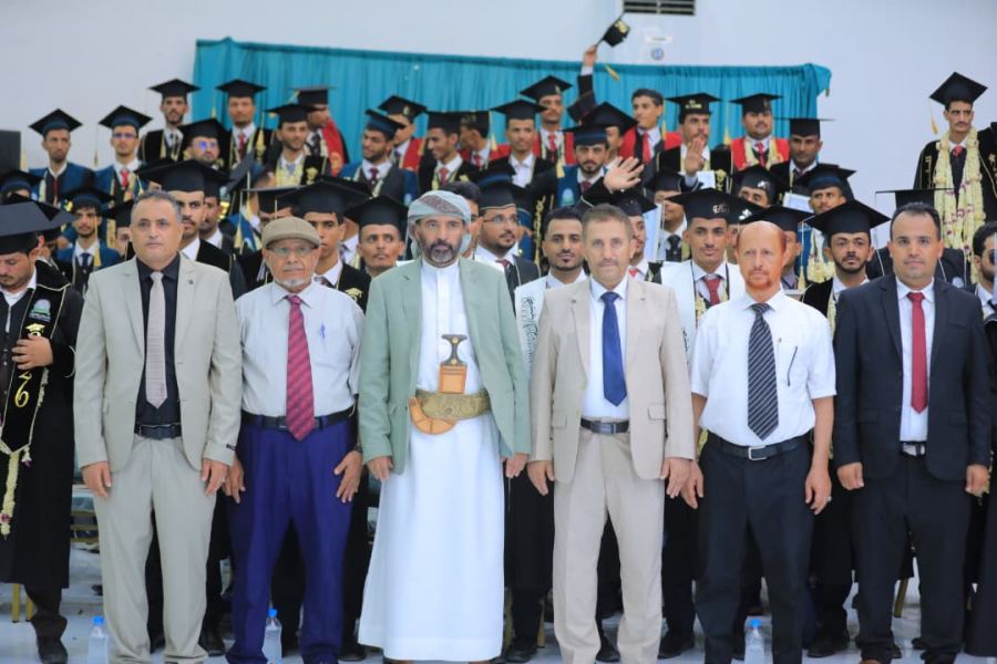 مارب.. جامعة العلوم والتكنولوجيا تحتفي بتخرج 120طالبا وطالبة من مختلف الكليات